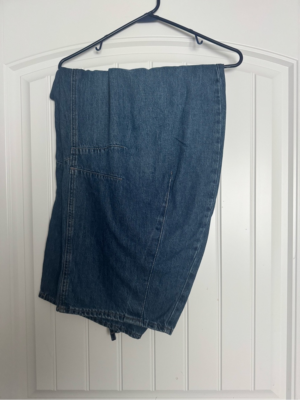 Old Navy Straight Leg Jeans in Dark Blue Wash